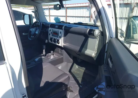 2014 Toyota Fj Cruiser из США, поврежденный, VIN JTEBU4BF7EK177058